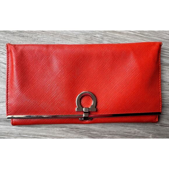 Salvatore Ferragamo Pamplona Pebble Red Leather Long Wallet - Picture 16 of 16